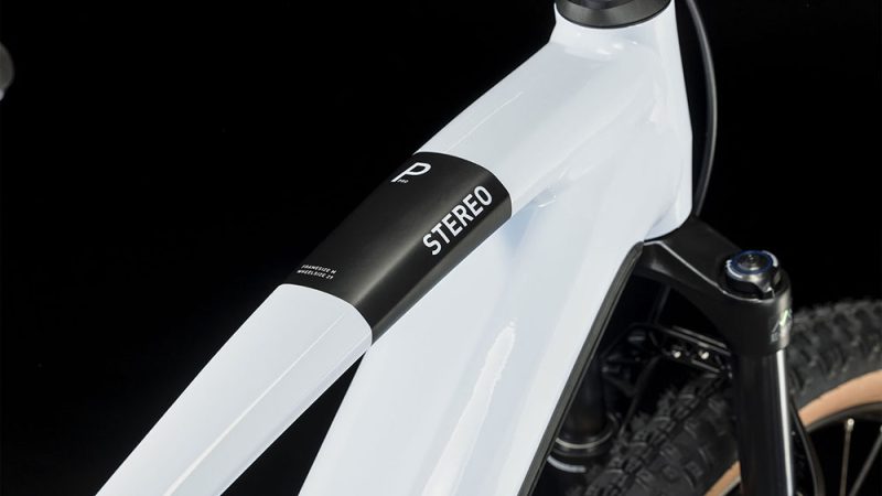 Cube Stereo Hybrid 120 Pro 750 flashwhite´n´black – Bild 6